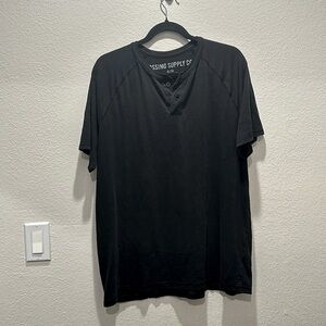 Mossimo Supply Men’s black short sleeve henley XL